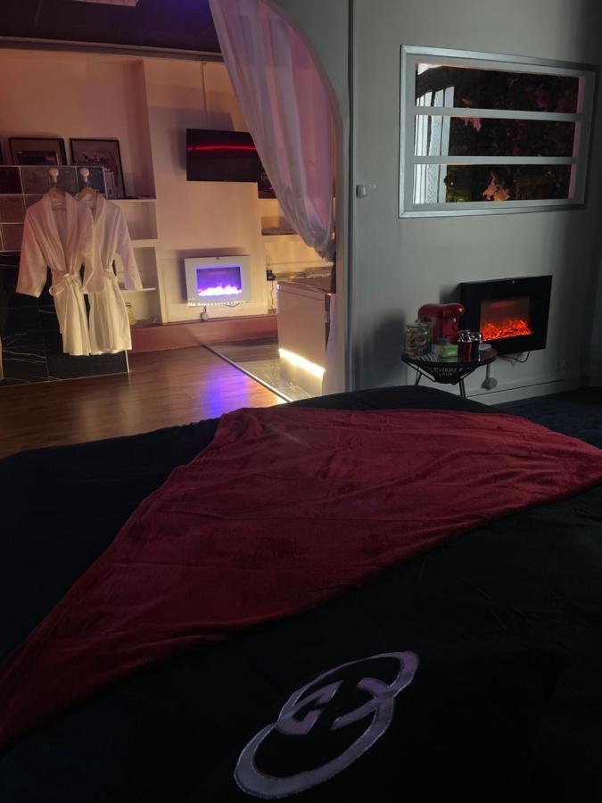 Jacuzzi 9Em Apartment Paris Luaran gambar