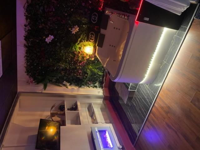 Jacuzzi 9Em Apartment Paris Luaran gambar